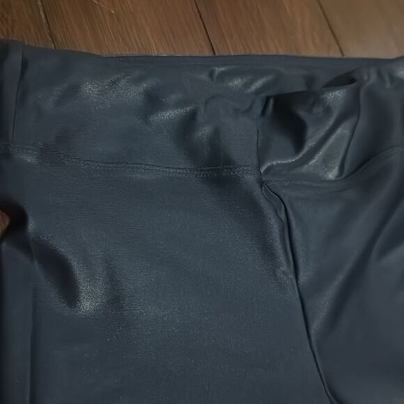 Koral Leggings - Ankle Crop - Like New - Shiny Navy Leggings - Size Small - Picture 2 of 3